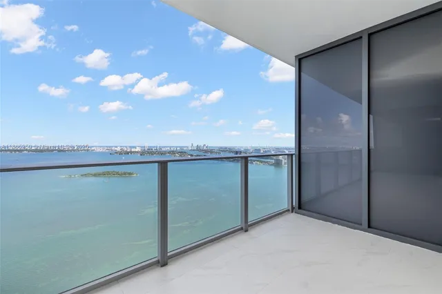 $11,000 | 700 Northeast 24th Street, Unit 3705, Miami, FL 33137