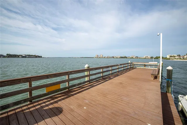 $274,900 | 5220 Brittany Drive South, Unit 904, St. Petersburg, FL 33715