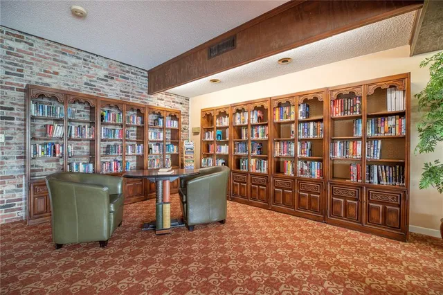 $274,900 | 5220 Brittany Drive South, Unit 904, St. Petersburg, FL 33715