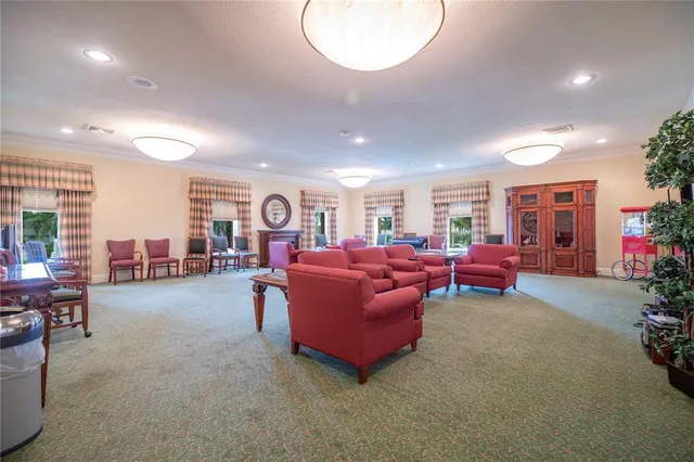 $274,900 | 5220 Brittany Drive South, Unit 904, St. Petersburg, FL 33715