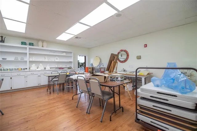 $274,900 | 5220 Brittany Drive South, Unit 904, St. Petersburg, FL 33715