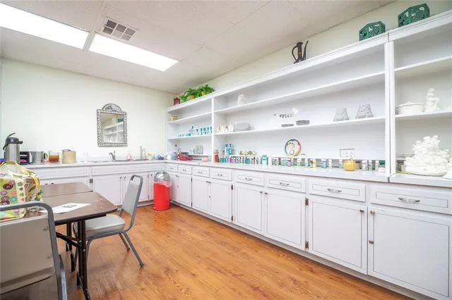 $274,900 | 5220 Brittany Drive South, Unit 904, St. Petersburg, FL 33715