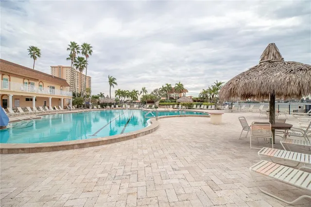 $274,900 | 5220 Brittany Drive South, Unit 904, St. Petersburg, FL 33715