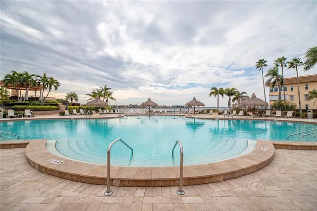 $274,900 | 5220 Brittany Drive South, Unit 904, St. Petersburg, FL 33715