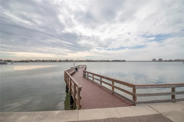$274,900 | 5220 Brittany Drive South, Unit 904, St. Petersburg, FL 33715