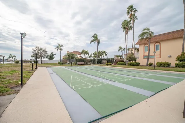 $274,900 | 5220 Brittany Drive South, Unit 904, St. Petersburg, FL 33715