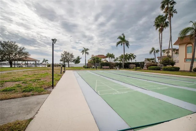 $274,900 | 5220 Brittany Drive South, Unit 904, St. Petersburg, FL 33715