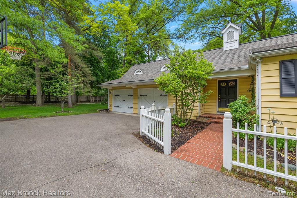 760 Lone Pine Road Bloomfield Hills, MI 48304 - Photo 45 of 65