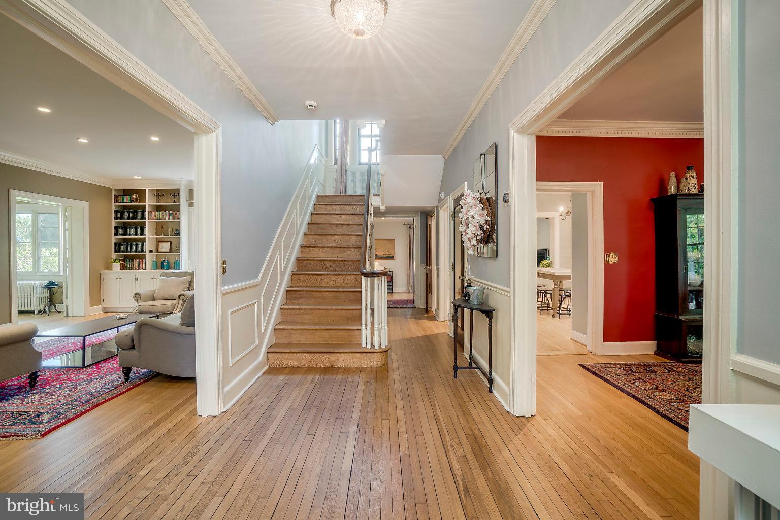 605 Somerset Road Baltimore, MD 21210 - Photo 5 of 69