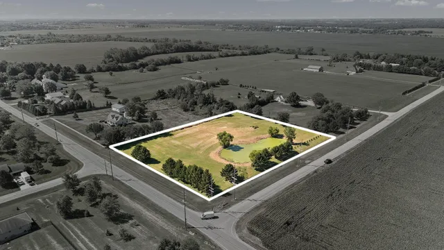 $249,900 | 9715 West 157th Avenue, Lowell, IN 46356