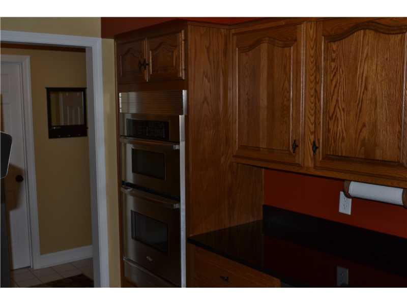 124 Temple Road Monaca, PA 15061 - Photo 6 of 24 Kitchen.