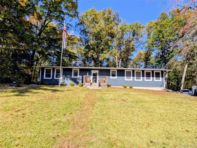 $429,500 | 32 Greentree Drive North, Hyde Park, NY 12538