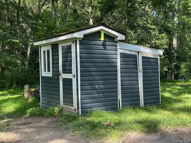 $429,500 | 32 Greentree Drive North, Hyde Park, NY 12538