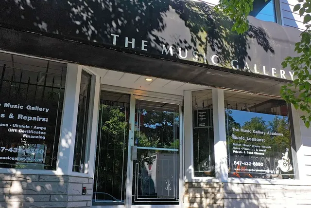 $1,599,000 | 2542-2558 Green Bay Road, Highland Park, IL 60035