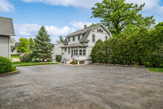 $1,599,000 | 2542-2558 Green Bay Road, Highland Park, IL 60035