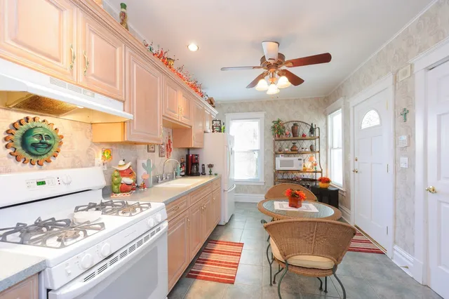 $1,599,000 | 2542-2558 Green Bay Road, Highland Park, IL 60035