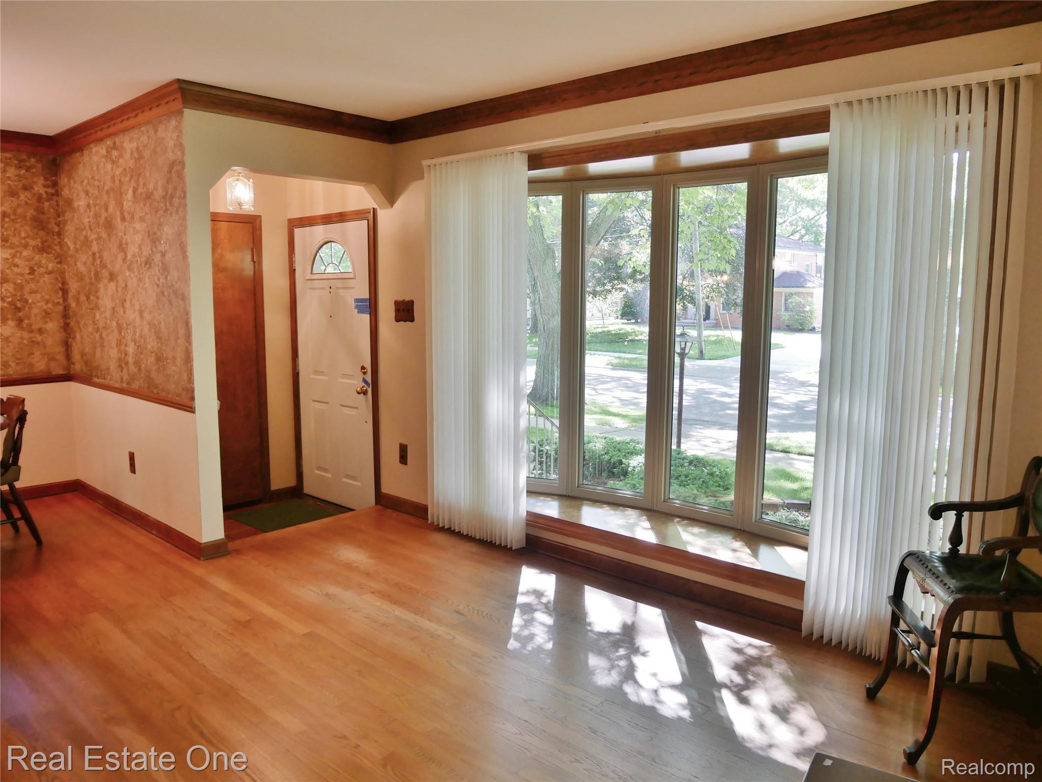 2233 Dunstable Road Birmingham, MI 48009 - Photo 2 of 18 living room.JPG