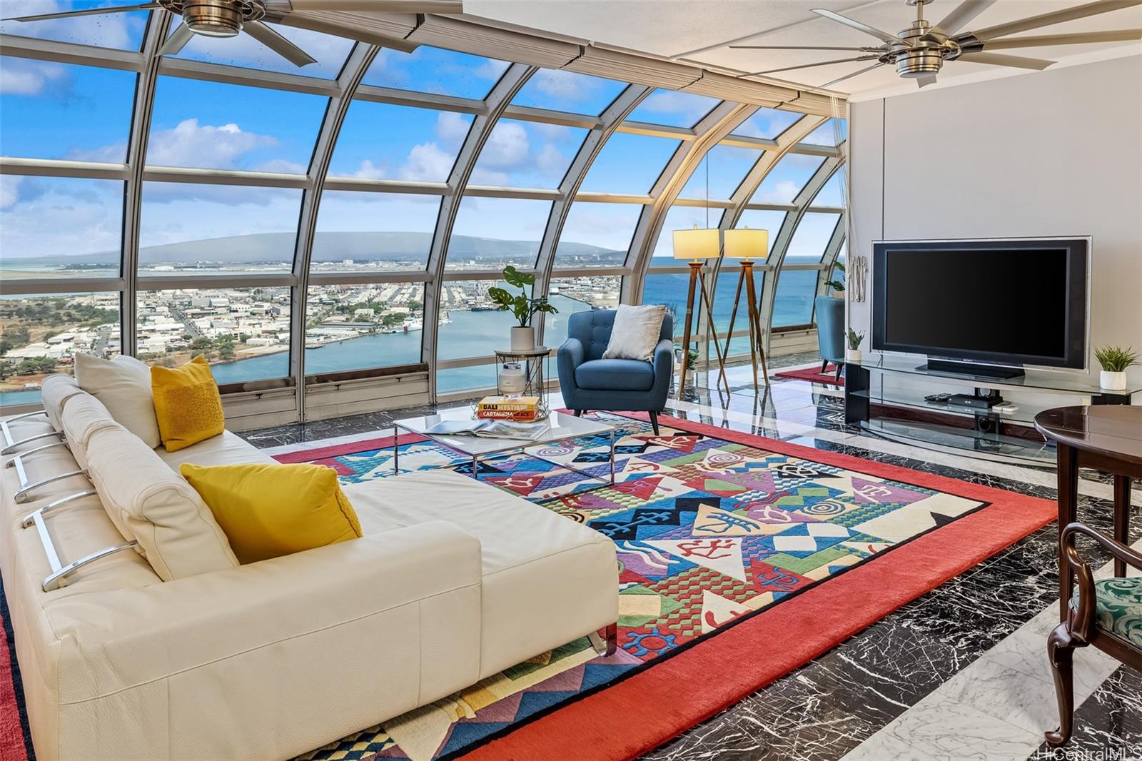 415 South Street, Unit 4202 Honolulu, HI 96813 - Photo 3 of 21 a bedroom with a bed and large window
