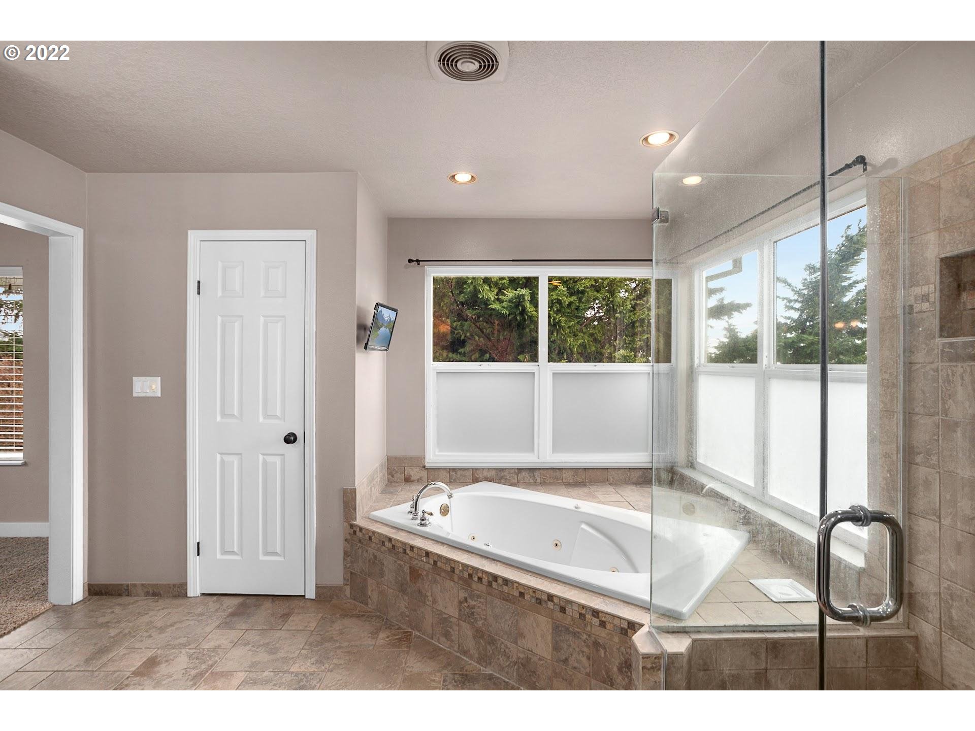 34058 East Kappler Road St. Helens, OR 97051 - Photo 13 of 32 Attached Bathroom