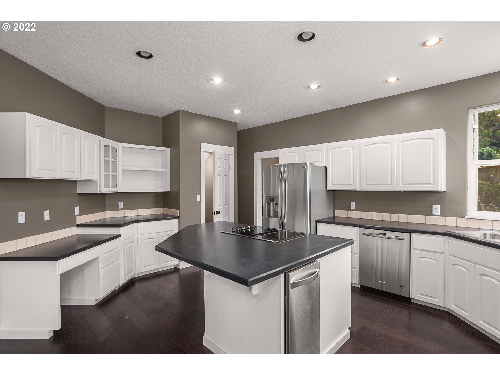 34058 East Kappler Road St. Helens, OR 97051 - Photo 6 of 32 Kitchen