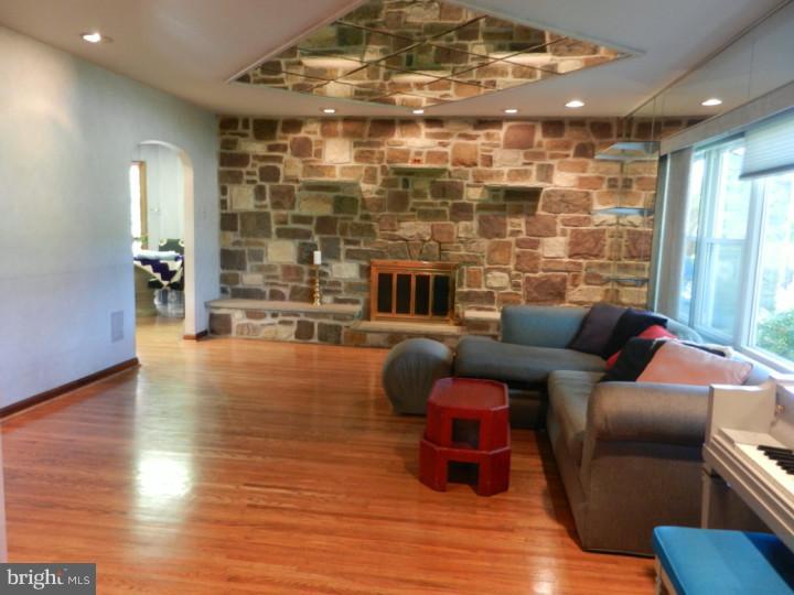 145 Radburn Road Huntingdon Valley, PA 19006 - Photo 13 of 25