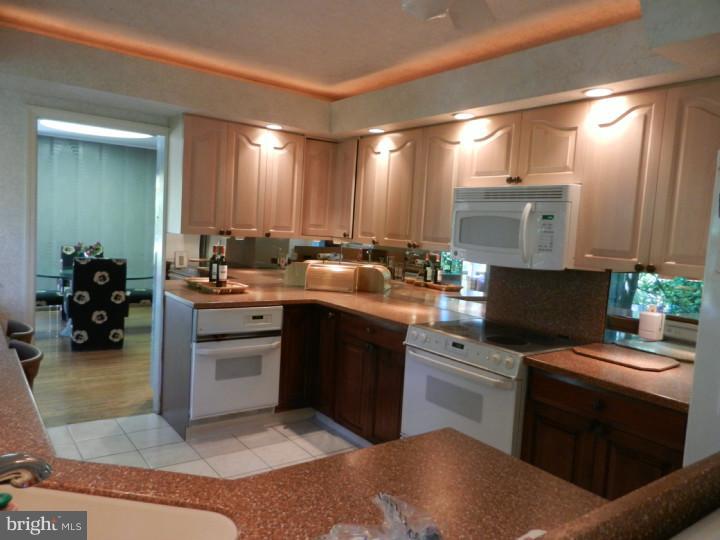 145 Radburn Road Huntingdon Valley, PA 19006 - Photo 9 of 25