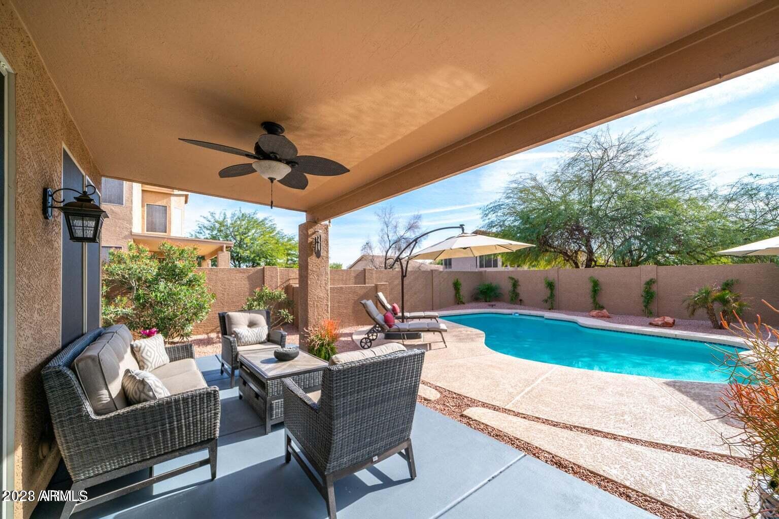 4621 East Kirkland Road Phoenix, AZ 85050 - Photo 27 of 32 a outdoor space with the couch
