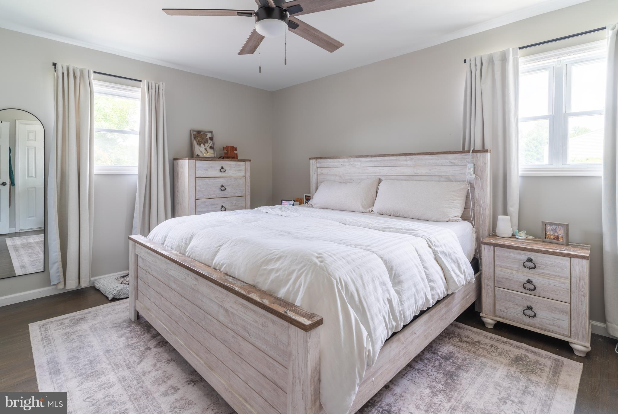 30 Rock Royal Road Hamilton, NJ 08620 - Photo 46 of 54 a bedroom with a large bed and a window