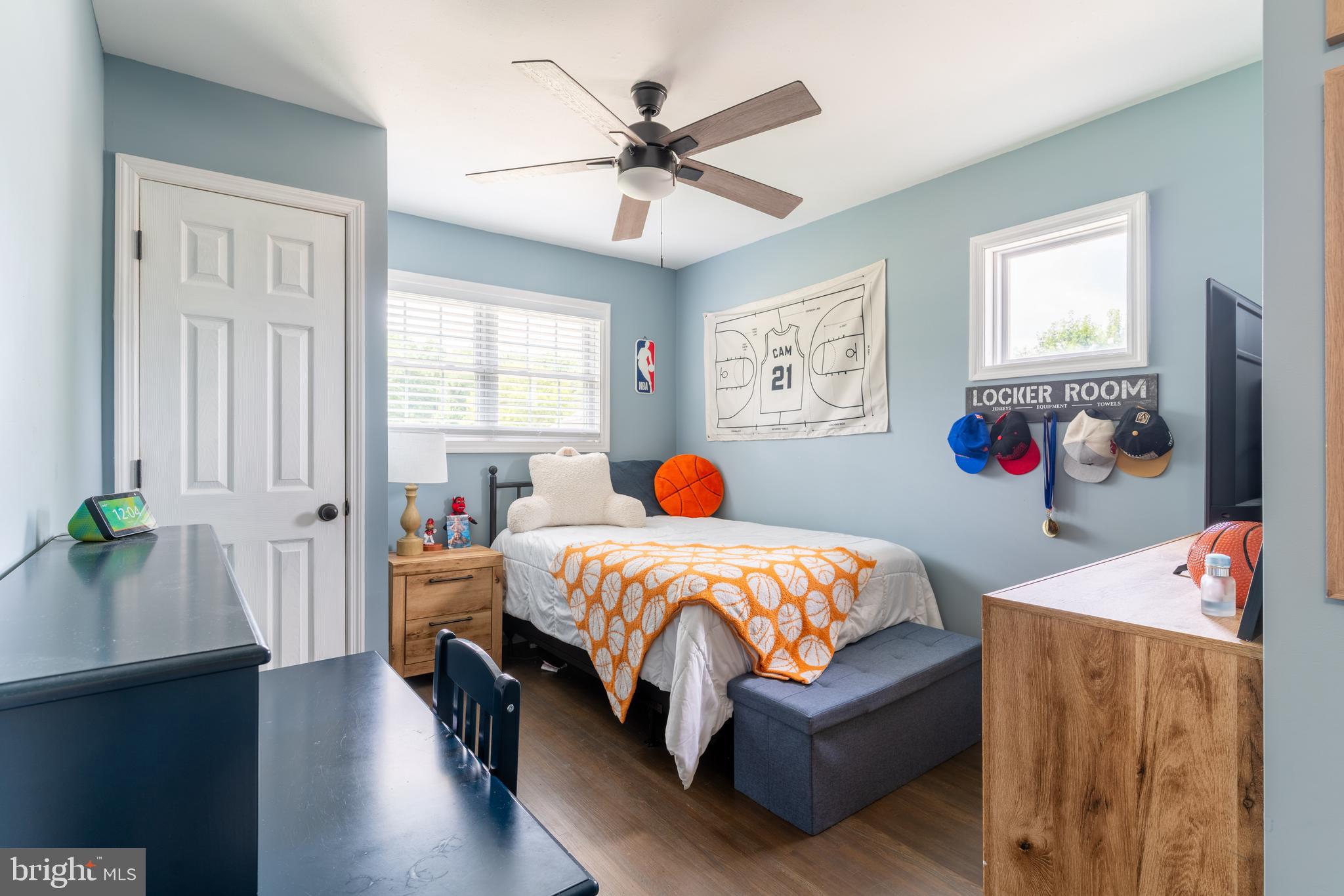 30 Rock Royal Road Hamilton, NJ 08620 - Photo 51 of 54 a bedroom with a bed and wooden floor