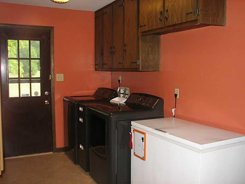 5559 Travis Road Greenwood, IN 46143 - Photo 16 of 21 Gallery Image 16