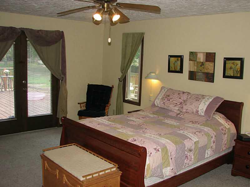 5559 Travis Road Greenwood, IN 46143 - Photo 4 of 21 Gallery Image 4