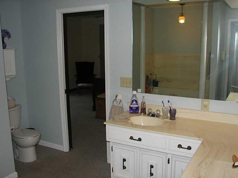 5559 Travis Road Greenwood, IN 46143 - Photo 5 of 21 Gallery Image 5