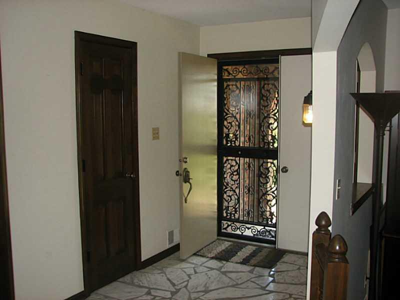 5559 Travis Road Greenwood, IN 46143 - Photo 8 of 21 Gallery Image 8
