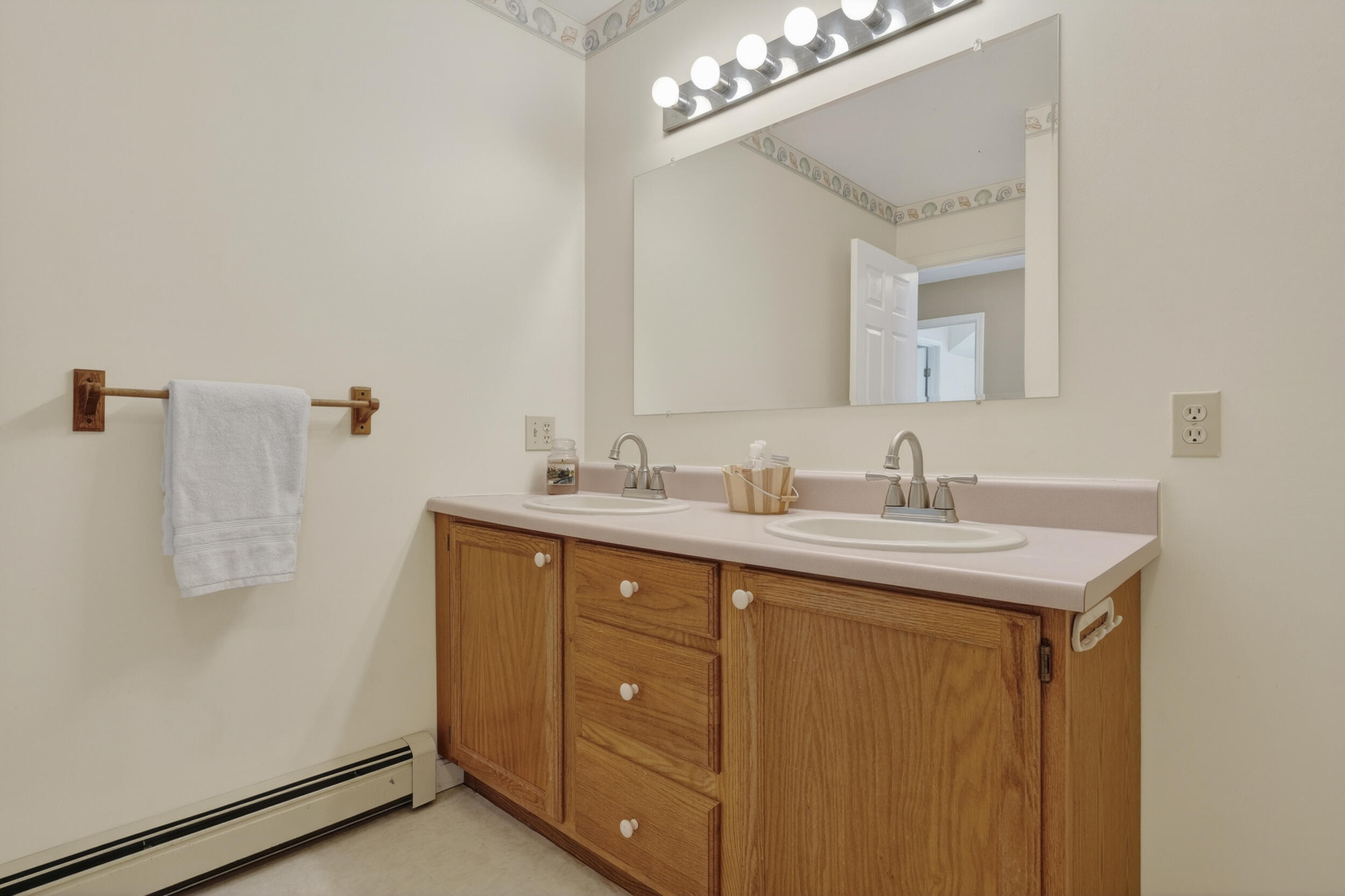 6 Excalibur Court, Unit 37 Naples, ME 04055 - Photo 47 of 65 Second floor full bath