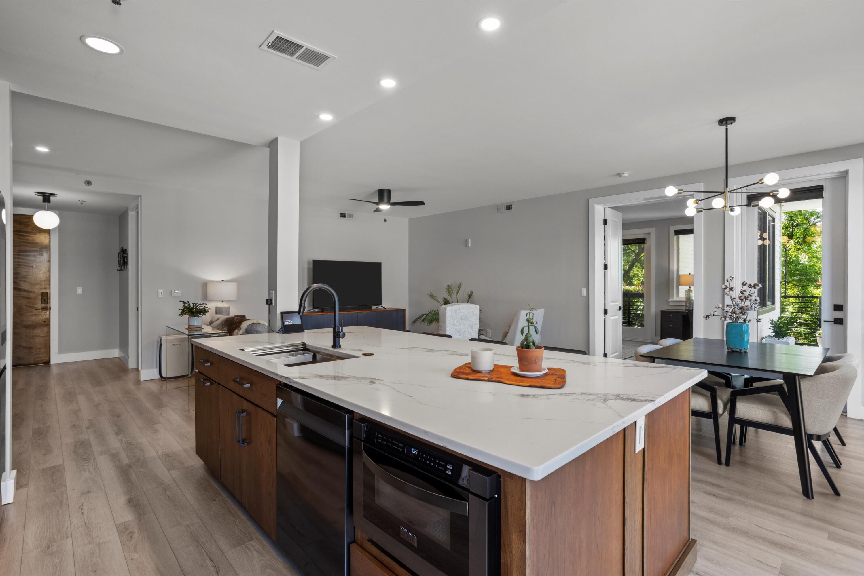 200 Manufacturers Road, Unit 216 Chattanooga, TN 37405 - Photo 11 of 62 Plenty of storage space