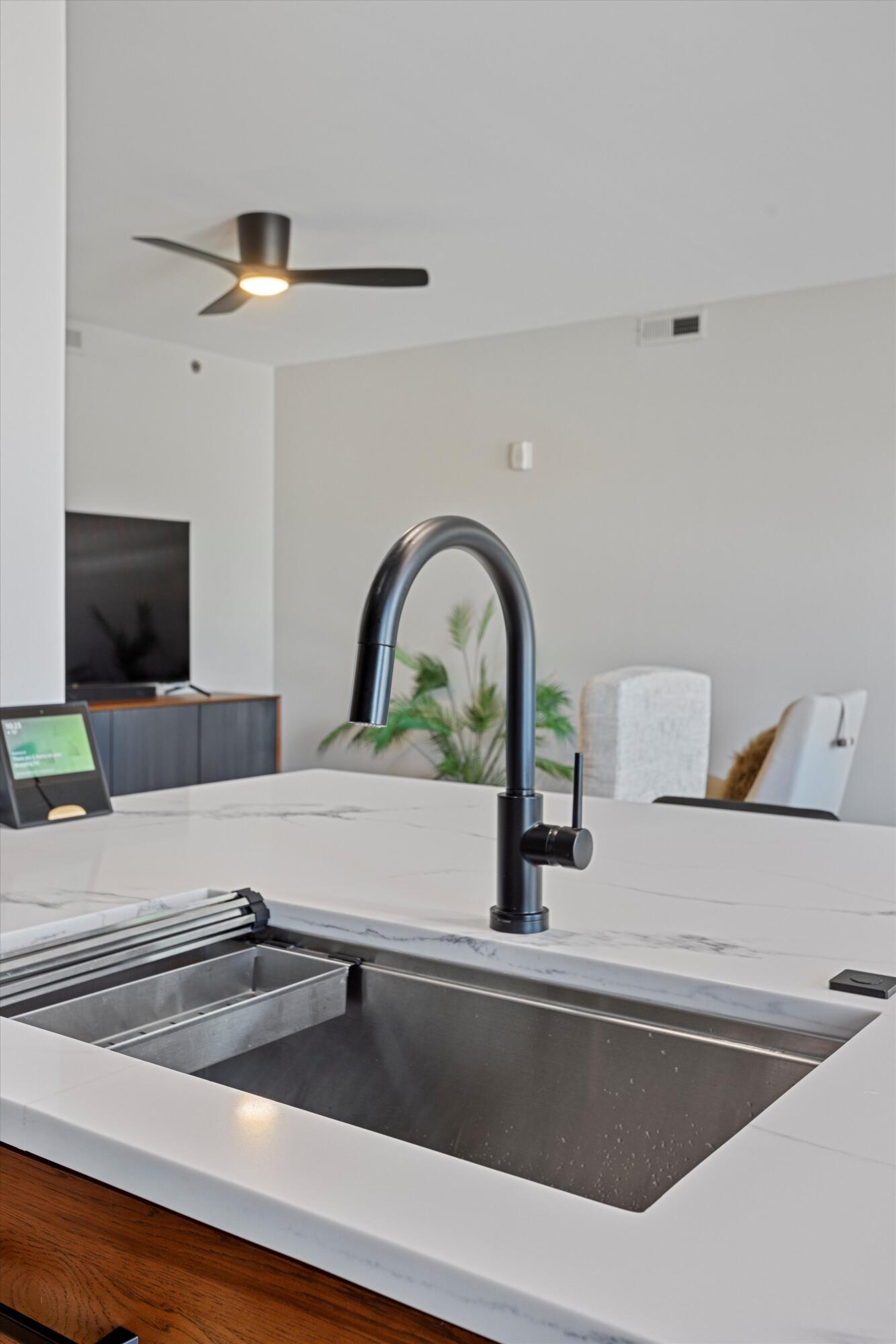 200 Manufacturers Road, Unit 216 Chattanooga, TN 37405 - Photo 15 of 62 Touchless faucet