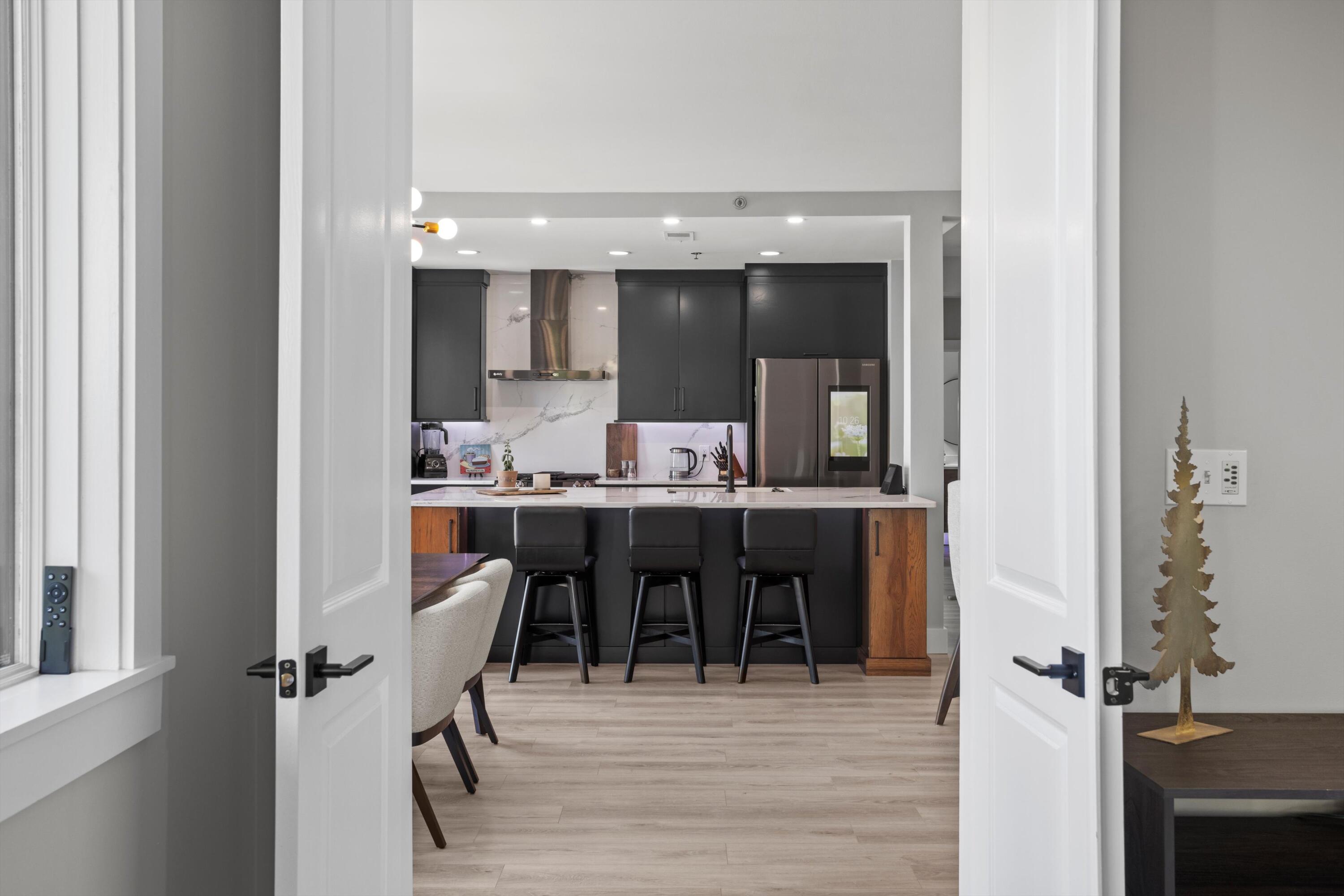 200 Manufacturers Road, Unit 216 Chattanooga, TN 37405 - Photo 20 of 62 Double doors for your privacy