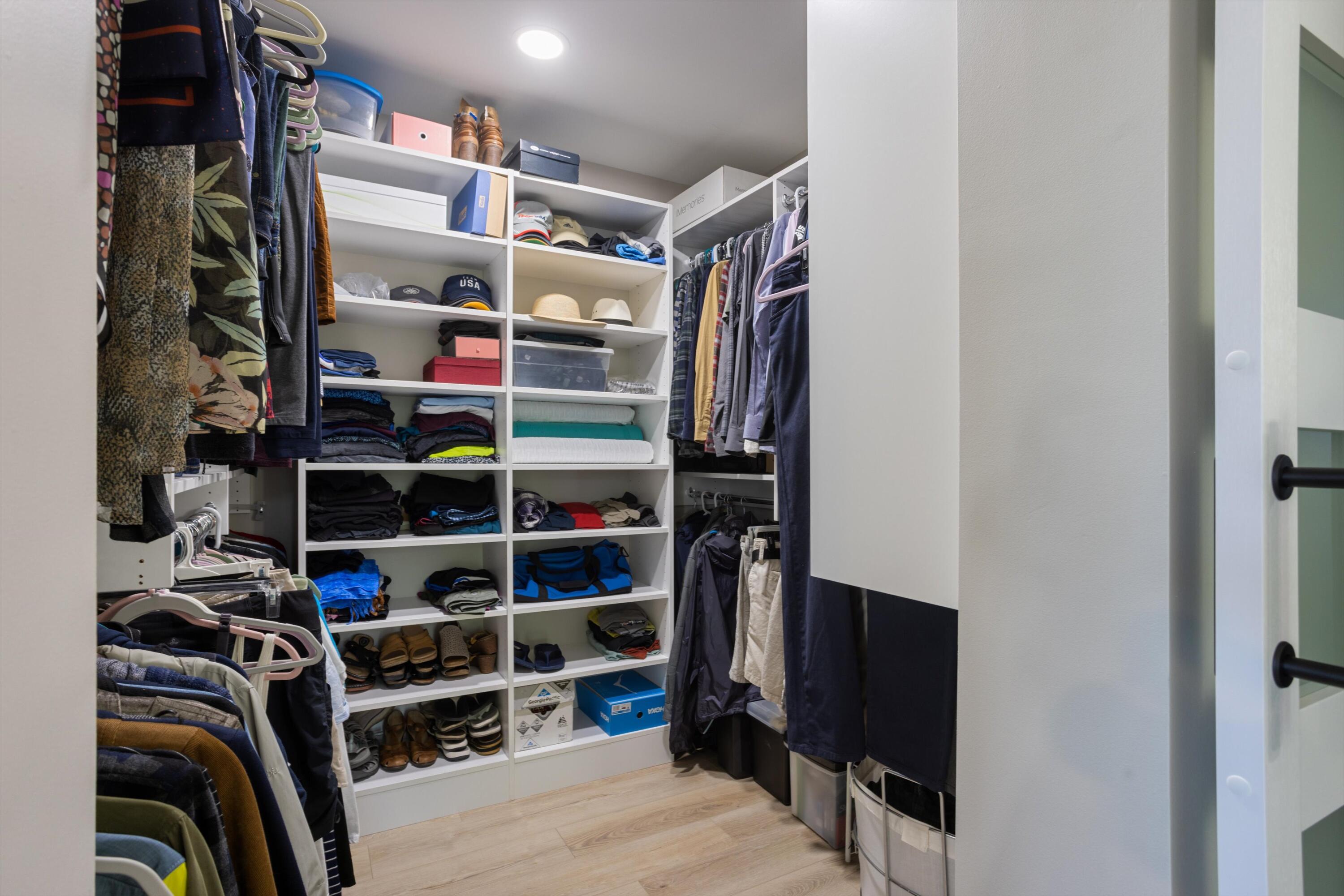 200 Manufacturers Road, Unit 216 Chattanooga, TN 37405 - Photo 27 of 62 Custom walk-in closet in primary bedroom