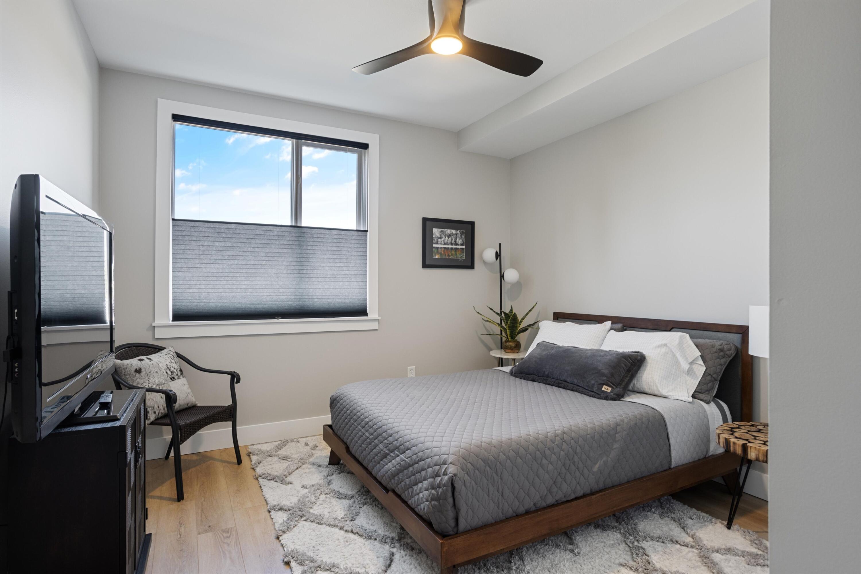 200 Manufacturers Road, Unit 216 Chattanooga, TN 37405 - Photo 32 of 62 Second bedroom