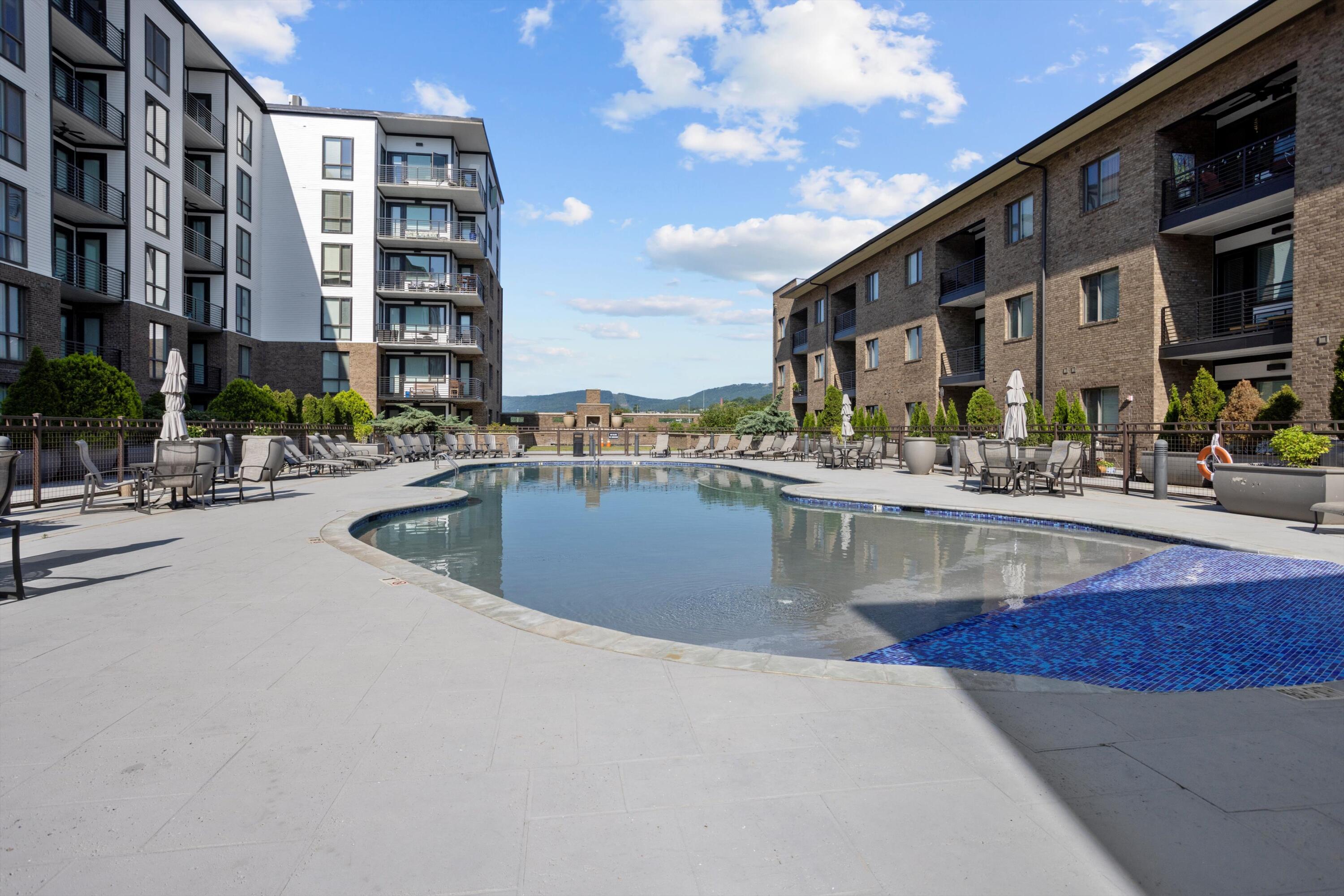 200 Manufacturers Road, Unit 216 Chattanooga, TN 37405 - Photo 51 of 62 In ground community pool