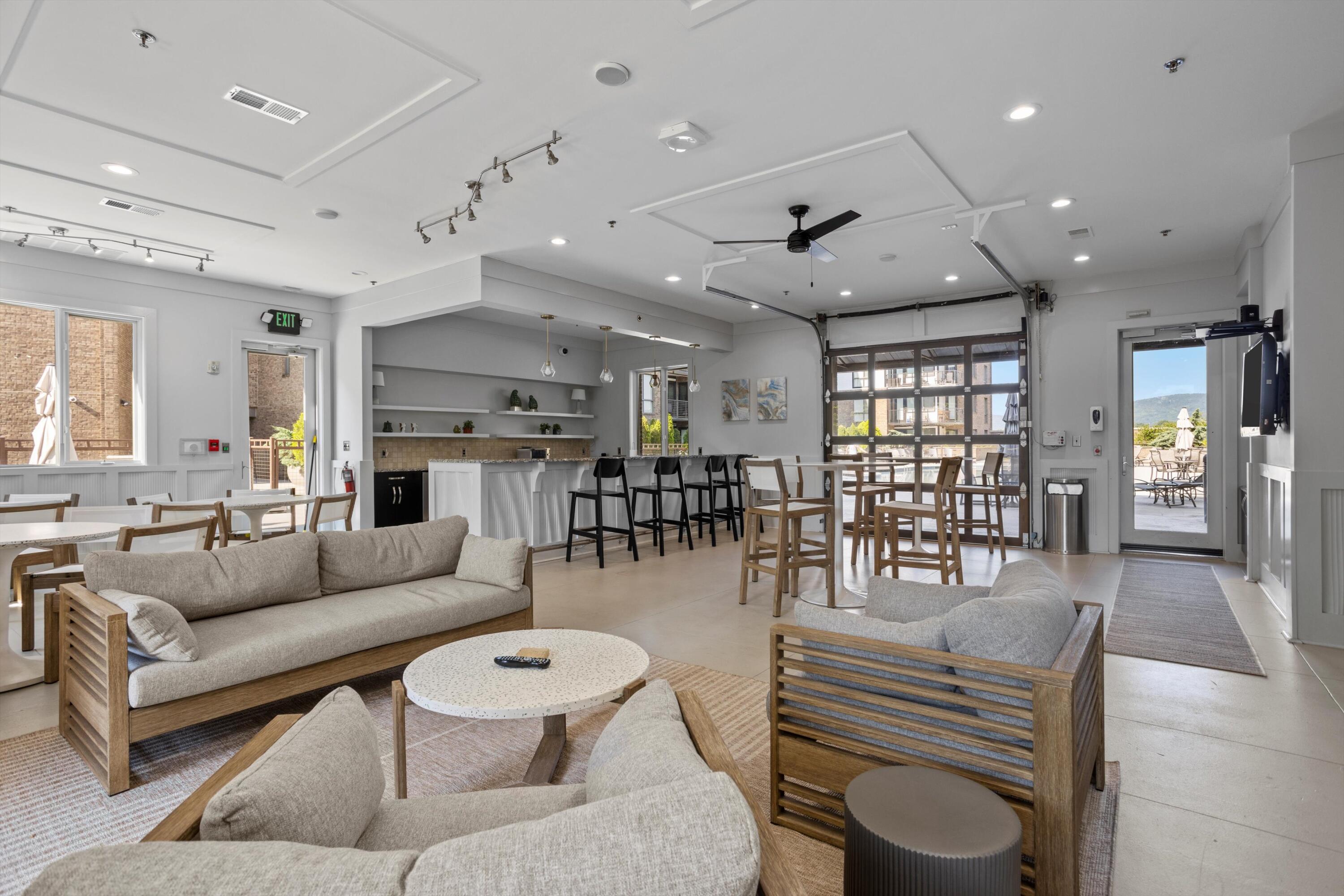 200 Manufacturers Road, Unit 216 Chattanooga, TN 37405 - Photo 53 of 62 Pool cabana