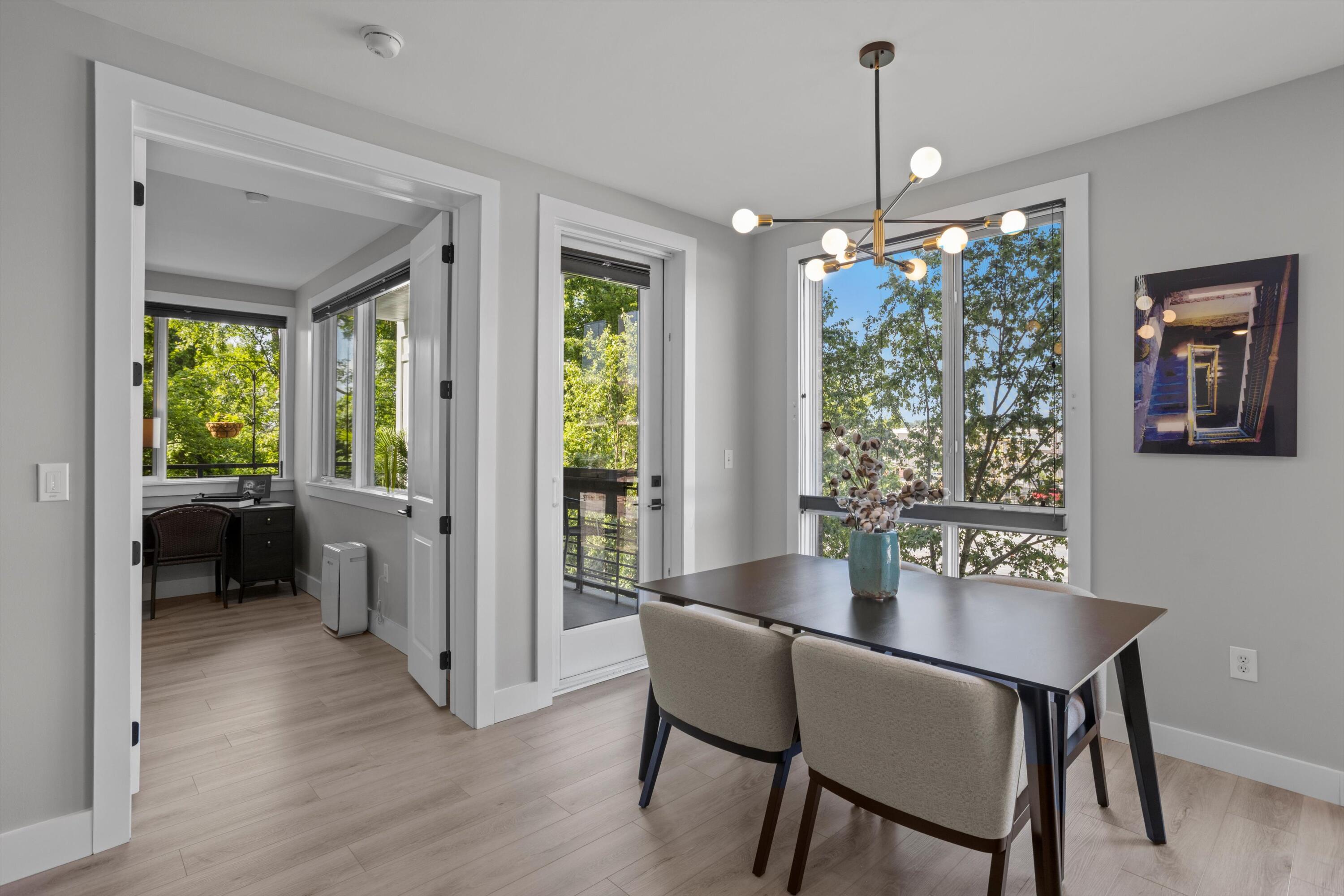 200 Manufacturers Road, Unit 216 Chattanooga, TN 37405 - Photo 8 of 62 Eat-in dining space