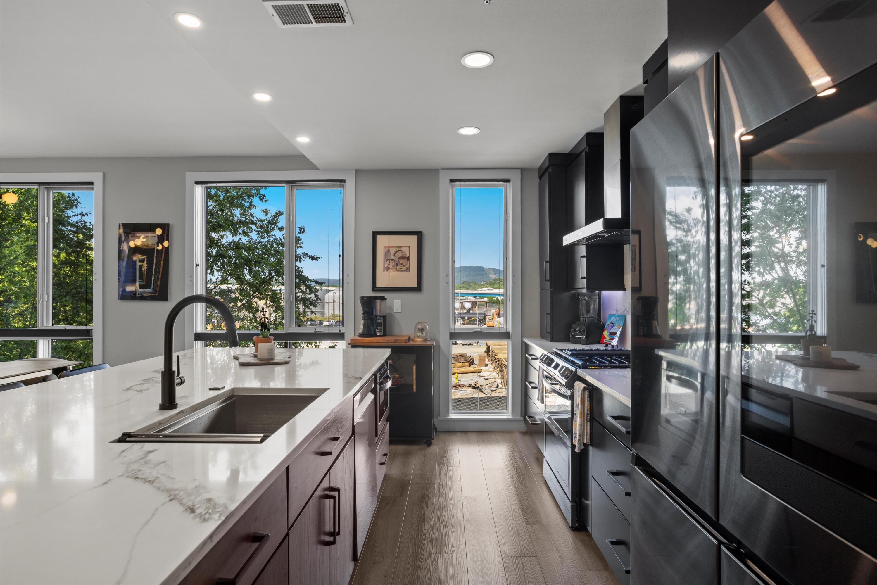 200 Manufacturers Road, Unit 216 Chattanooga, TN 37405 - Photo 9 of 62 All updated black stainless appliances