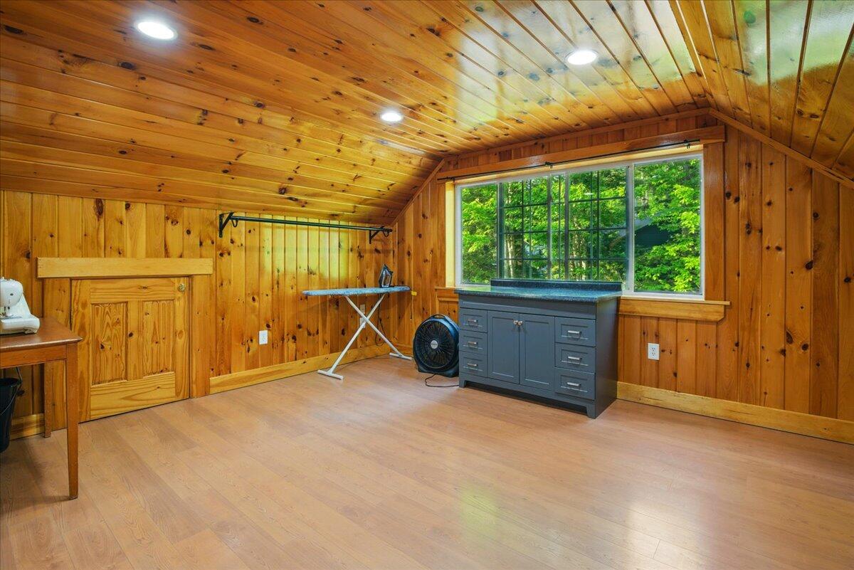 138 Lane Road Mechanic Falls, ME 04256 - Photo 8 of 35 Bonus Room