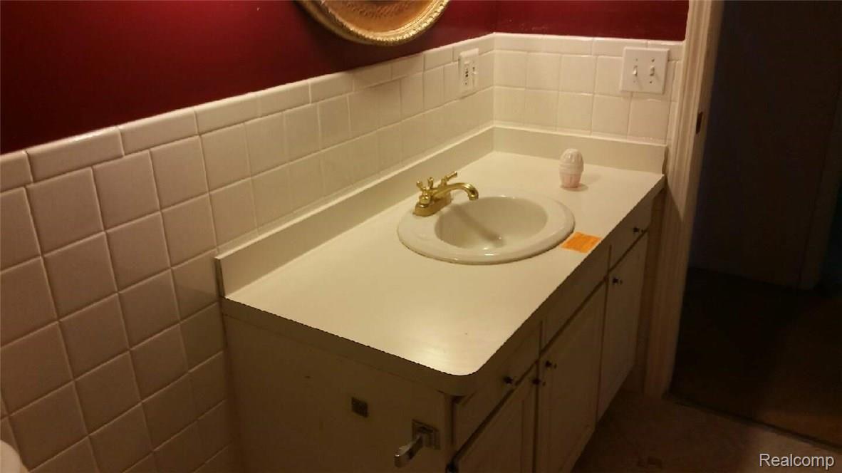 50800 Bog Road Belleville, MI 48111 - Photo 29 of 73 IMG_4543.JPG