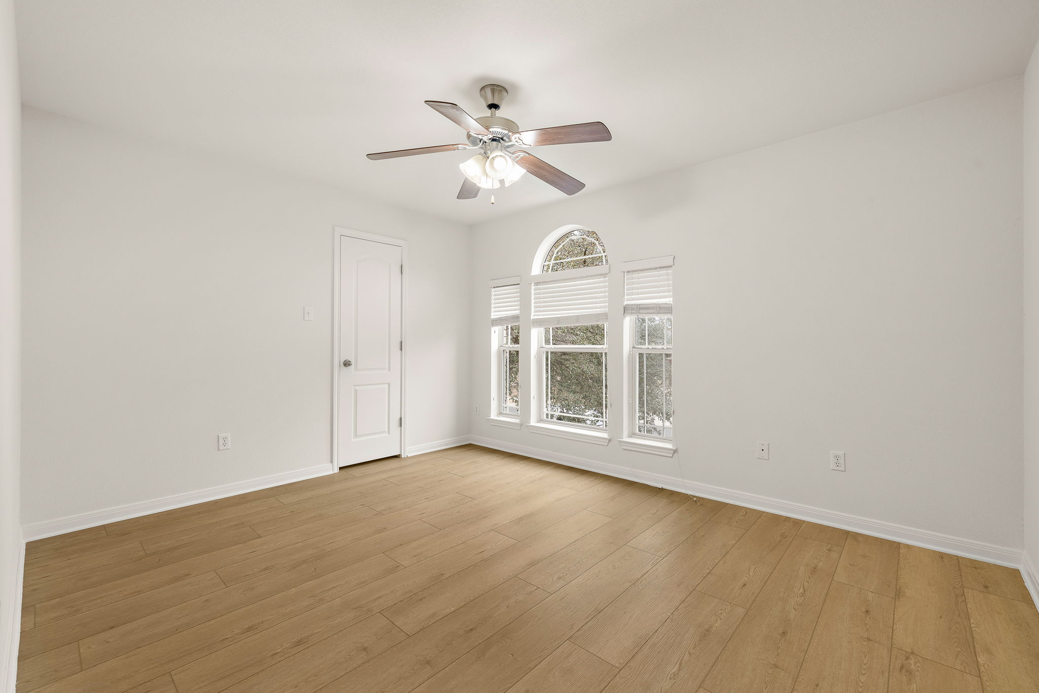 903 Fork Ridge Path Round Rock, TX 78665 - Photo 22 of 27 Secondary bedroom #2 on the second floor.