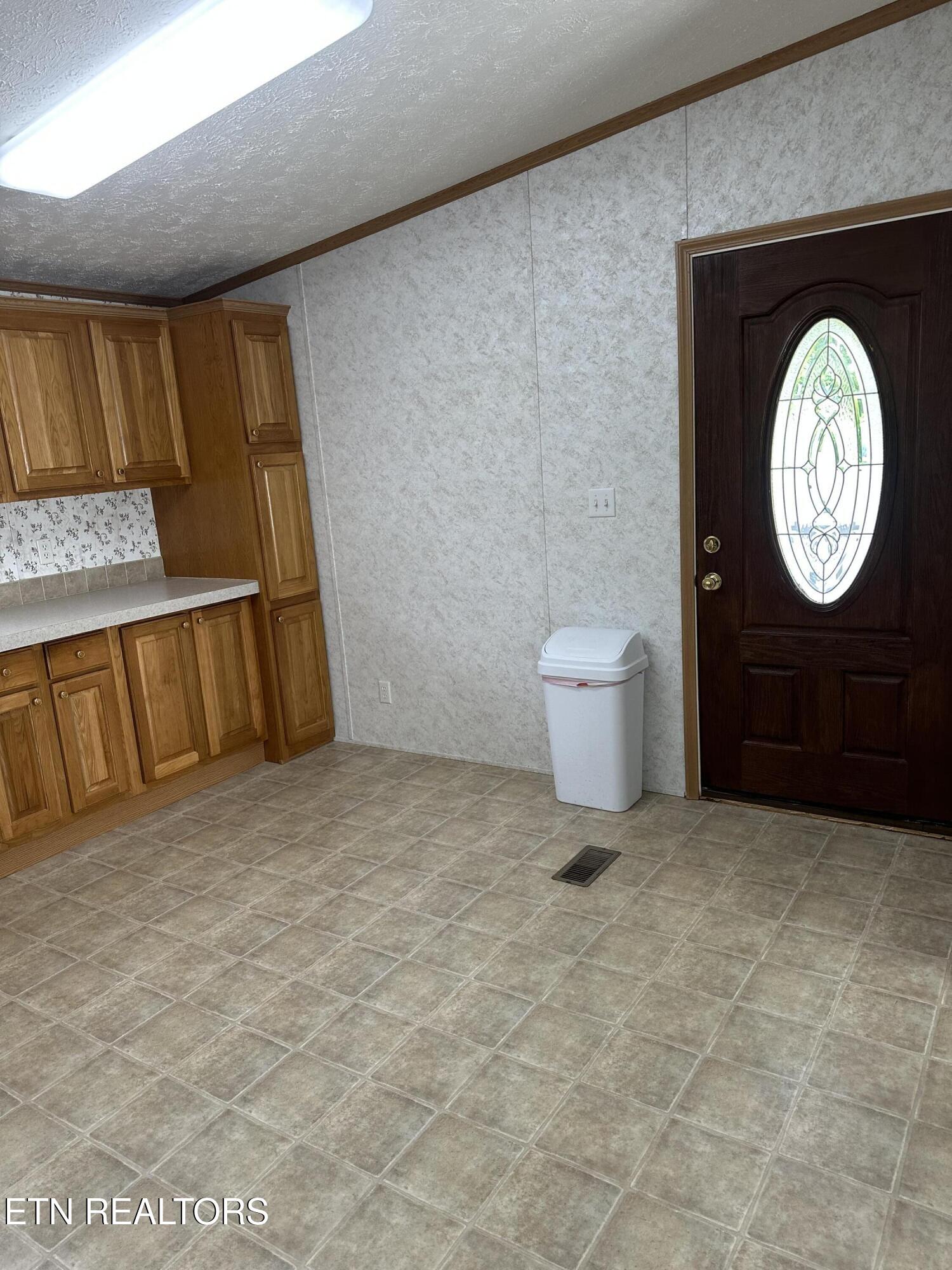 165 Redmond Road Pineville, KY 40977 - Photo 10 of 25 IMG_1875