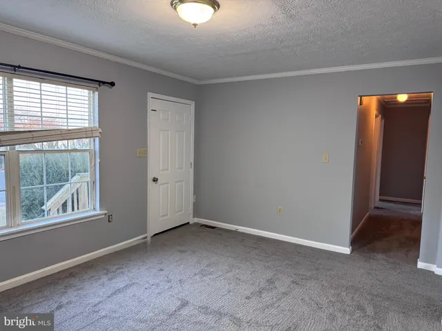 $1,800 | 121 Hampton Court, Winchester, VA 22601