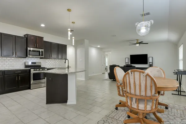 $1,925 | 8732 Ironwood Hill, San Antonio, TX 78254