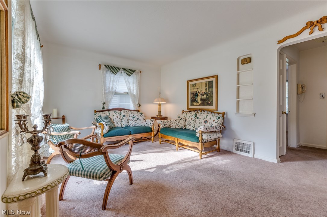 1380 Cranover Road Cleveland, OH 44124 - Photo 4 of 25